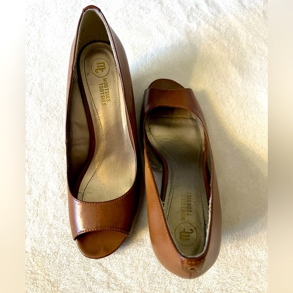 Wedge Heels - Picture 2 of 2